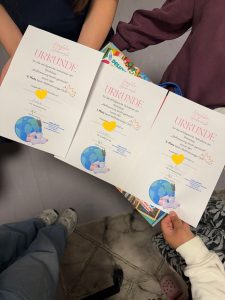 Urkunden für die erfolgreiche Teilnahme am Workshop